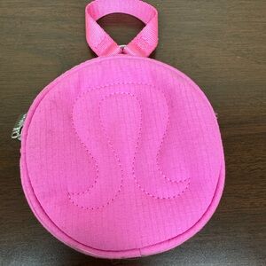 Lululemon round keychain